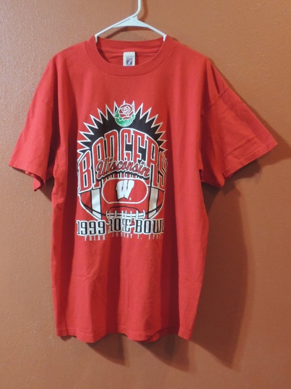 NCAA Wisconsin Badgers 1999 LOGO7 Men X Large Red Rose Bowl Championship Shirt